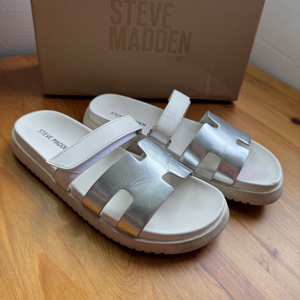 Steve Madden jmayven slide sandals white and silver size 3 - Picture 2 of 10